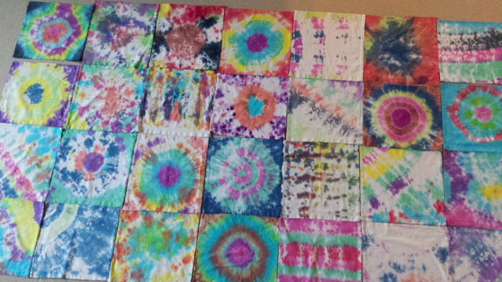 Tie Dying Dilly Bags